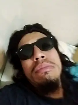 AlexAlejandro13 online show from April 30, 10:25 pm