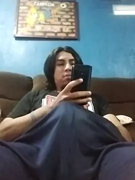 AlexAlejandro13 online show from May 4, 12:23 am