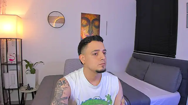 alejandro calderon1 online show from May 20, 1:56 am