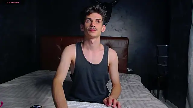 DanielCrush1 online show from July 25, 8:38 pm