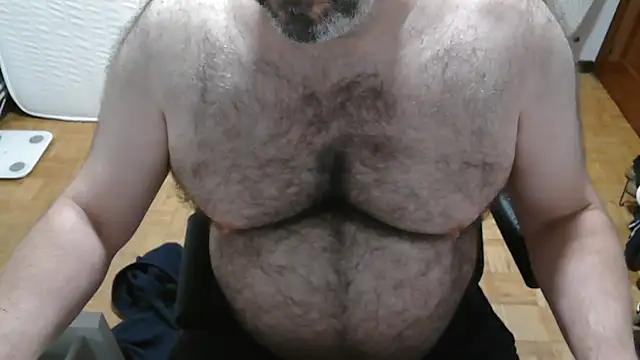 mikeyhotbear online show from August 5, 5:01 am