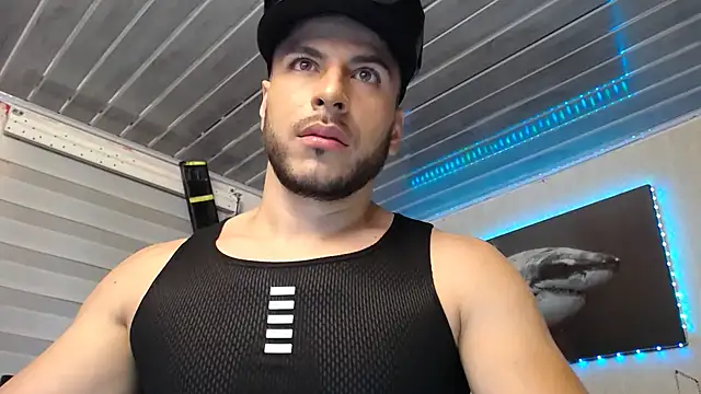 bayronfit online show from May 3, 11:24 am