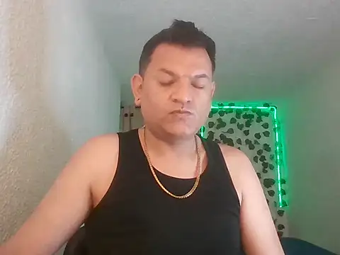 SexDiffrent online show from May 14, 7:45 pm