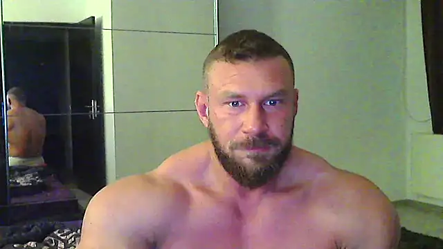 muscularkevin online show from April 29, 3:22 am