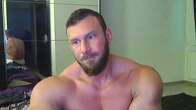 muscularkevin online show from May 15, 3:59 am