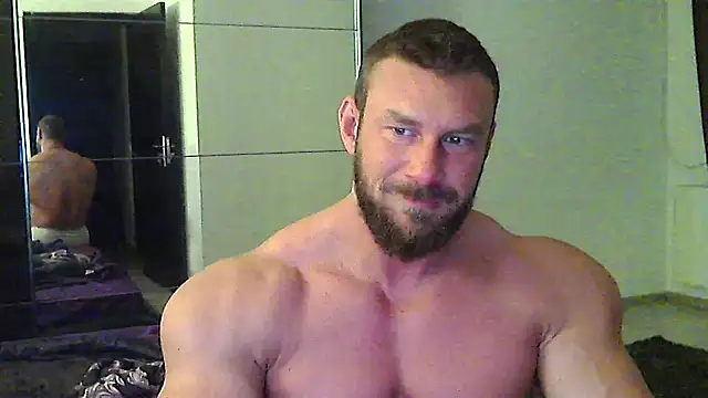 muscularkevin online show from April 28, 3:22 am