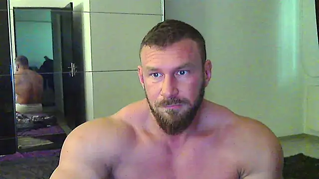 muscularkevin online show from May 4, 1:35 pm