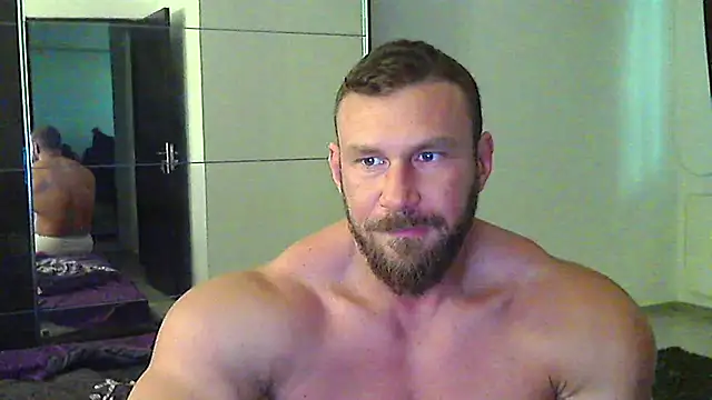 muscularkevin online show from May 10, 1:45 pm