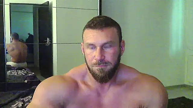 muscularkevin online show from May 11, 1:46 pm