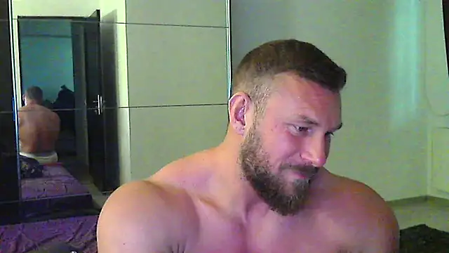 muscularkevin online show from May 6, 1:55 pm