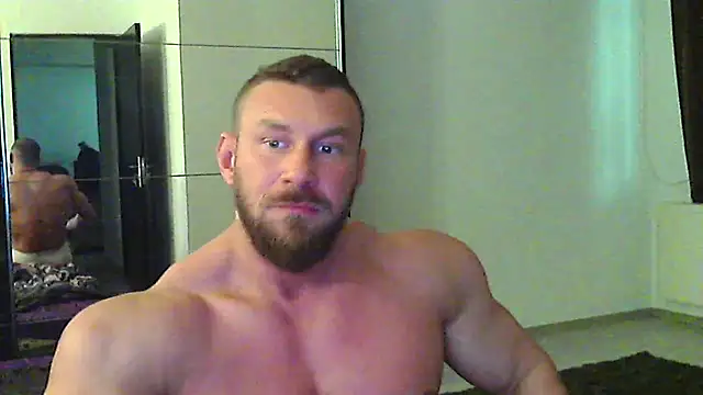 muscularkevin online show from May 3, 1:25 pm