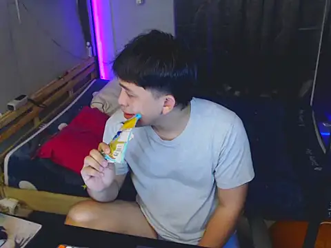 princeJayX online show from May 4, 12:01 am