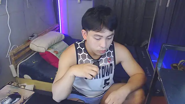 princeJayX online show from May 6, 12:44 am