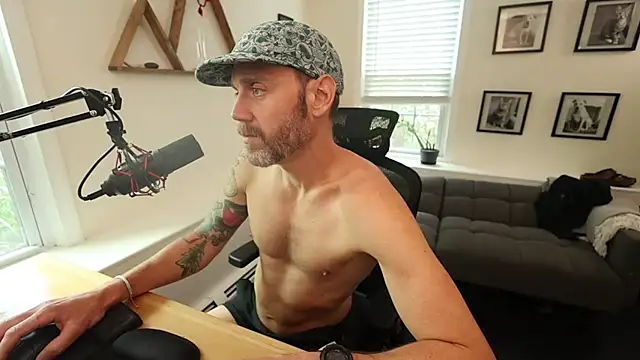 BradBronton online show from May 10, 6:20 pm