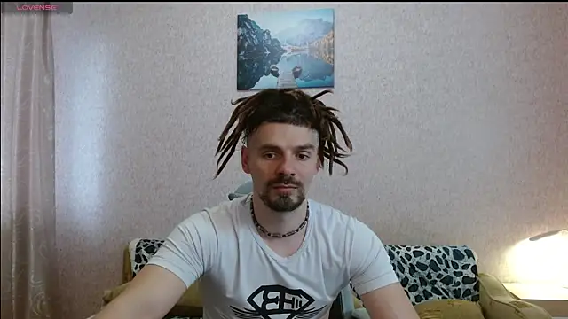Aestheticguy101 online show from May 18, 1:17 pm