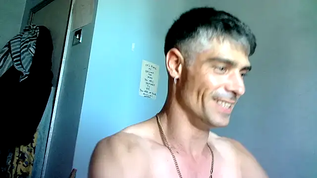 houseofbrats online show from July 15, 3:29 pm