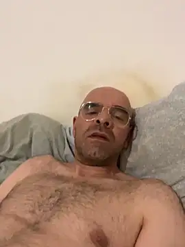 slim1976006 online show from May 2, 3:53 am