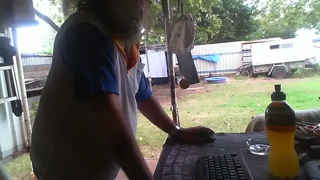 herbie010666 online show from May 11, 3:41 am