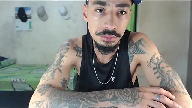 emiliano hottt online show from May 30, 1:44 pm