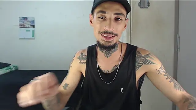 emiliano hottt online show from April 29, 2:38 am