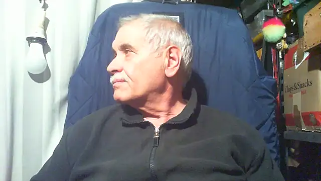 nonnomaturobisex online show from May 13, 5:43 pm