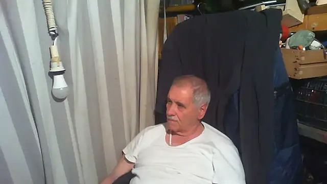 nonnomaturobisex online show from May 4, 2:41 pm