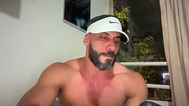 romeolovedark online show from May 16, 7:38 am