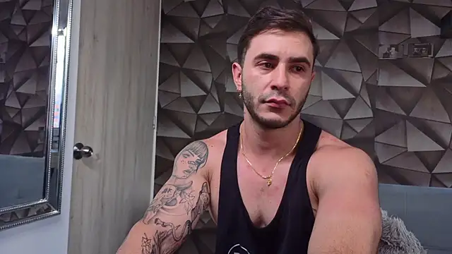 Latino stud4u online show from May 5, 9:48 pm