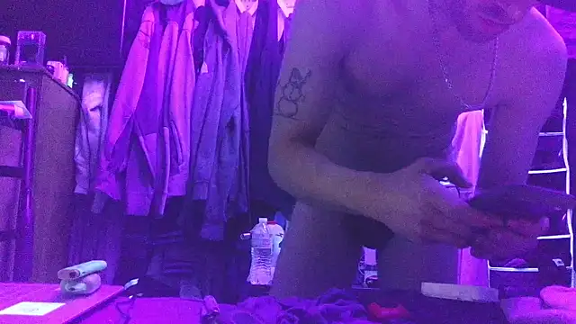Cloudd Kingg Iceyyy online show from May 3, 2:42 pm