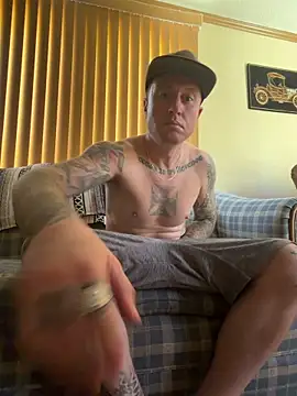 Mackwood89 online show from May 7, 4:29 pm