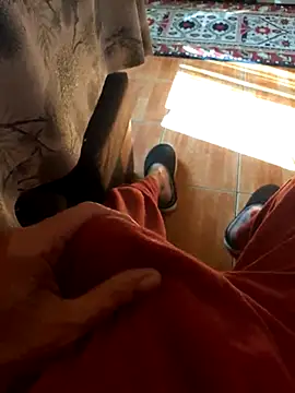 feet toes online show from July 6, 6:32 am