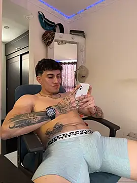 strongboy  online show from July 24, 6:59 pm