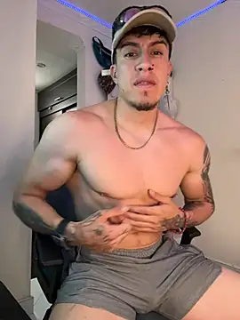 strongboy  online show from August 3, 4:57 pm