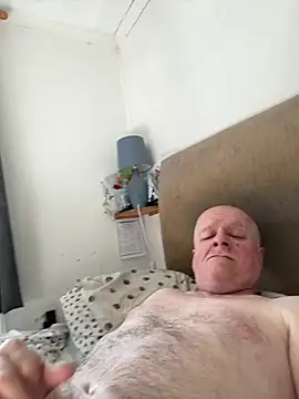 locallad88 online show from May 9, 3:35 pm