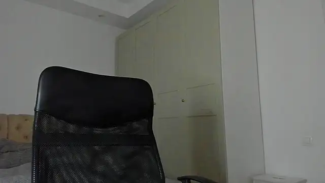 MichaelMasterss online show from May 7, 10:43 pm