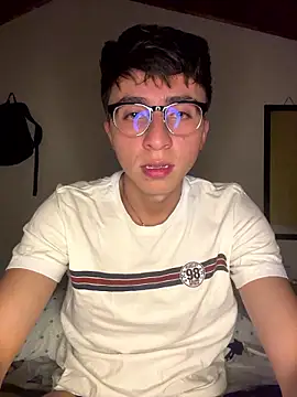 CamiRojas boy online show from August 6, 4:40 am