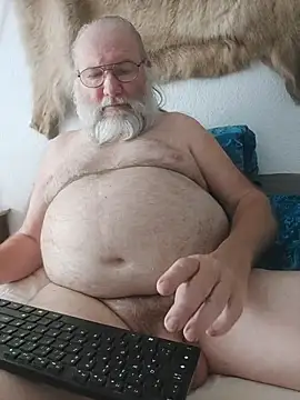 SexySantaC online show from August 4, 2:10 pm