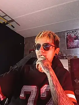 AcidMilo online show from July 12, 9:06 pm