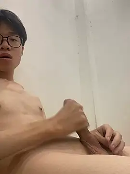 Foxxie126 online show from May 2, 7:16 pm