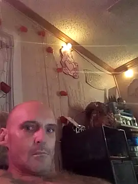 ClydeCan409 online show from July 21, 11:29 pm
