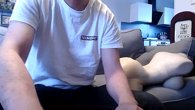 freddy0222222 online show from June 11, 5:38 am