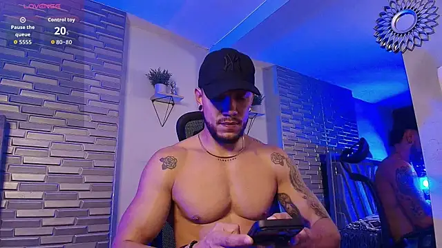 ARON TAYLER01 online show from July 23, 10:12 am