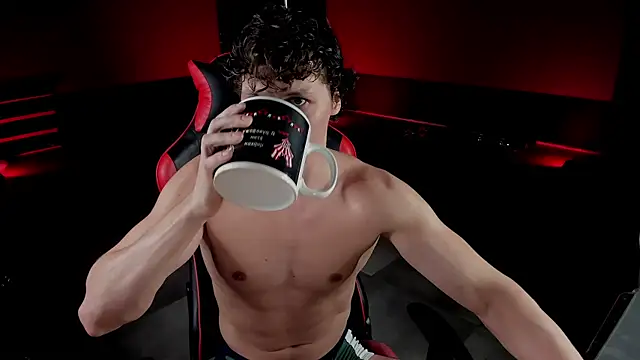 dirty-boss online show from May 6, 8:20 pm