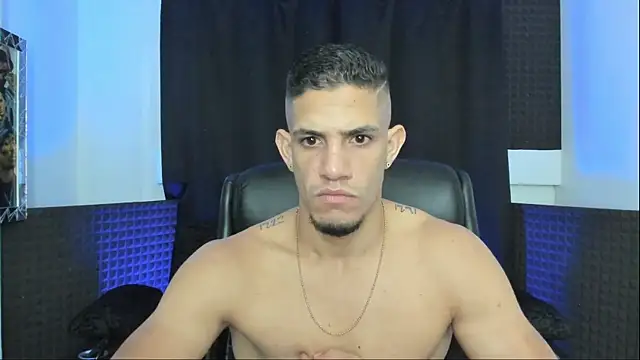 jhonnysnow17 online show from July 30, 7:08 am