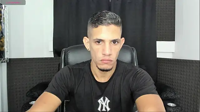 jhonnysnow17 online show from August 2, 11:25 pm