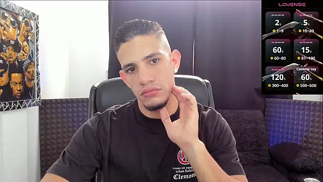 jhonnysnow17 online show from July 26, 8:28 pm