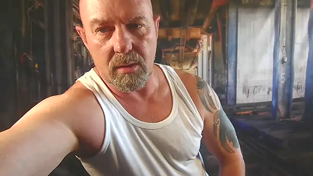 ManlyPrisonGuy online show from June 18, 2:22 pm
