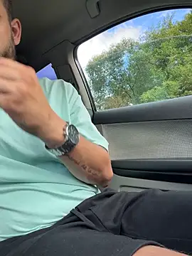 ElChapoGuzman95 online show from June 15, 2:42 pm
