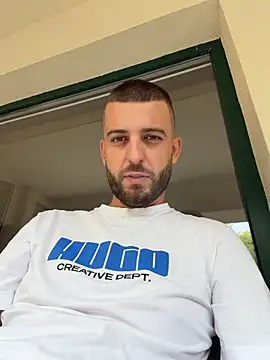 ElChapoGuzman95 online show from July 23, 4:48 pm