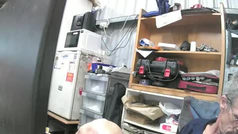 Snapshot of 04oldskool chatting on December 29, 10:47 pm 04oldskool online show from December 29, 10:47 pm